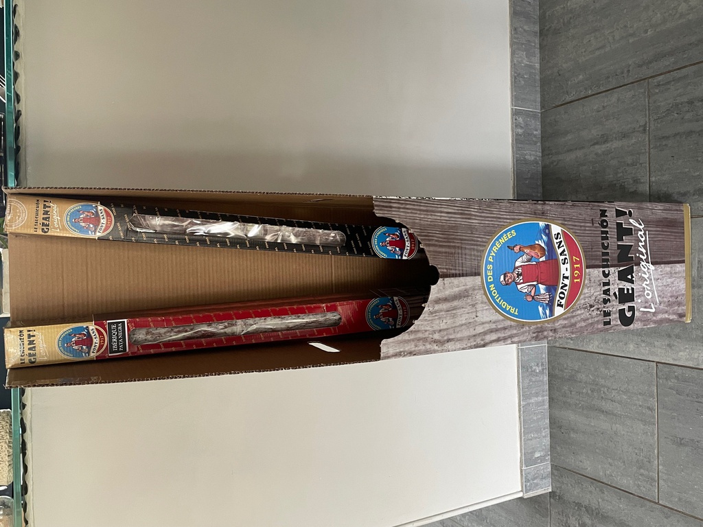 Box de 16 saucissons géant 120cm+étui+couteau X1